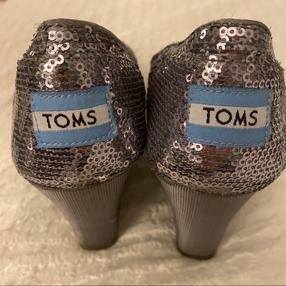 Toms Pewter Sequin Wedges - Picture 4 of 7